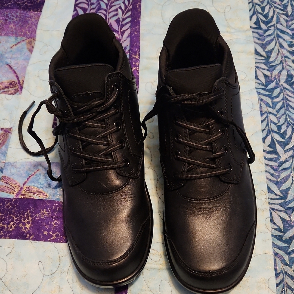 Black Leather Ankle Boots with Lace-Up Design